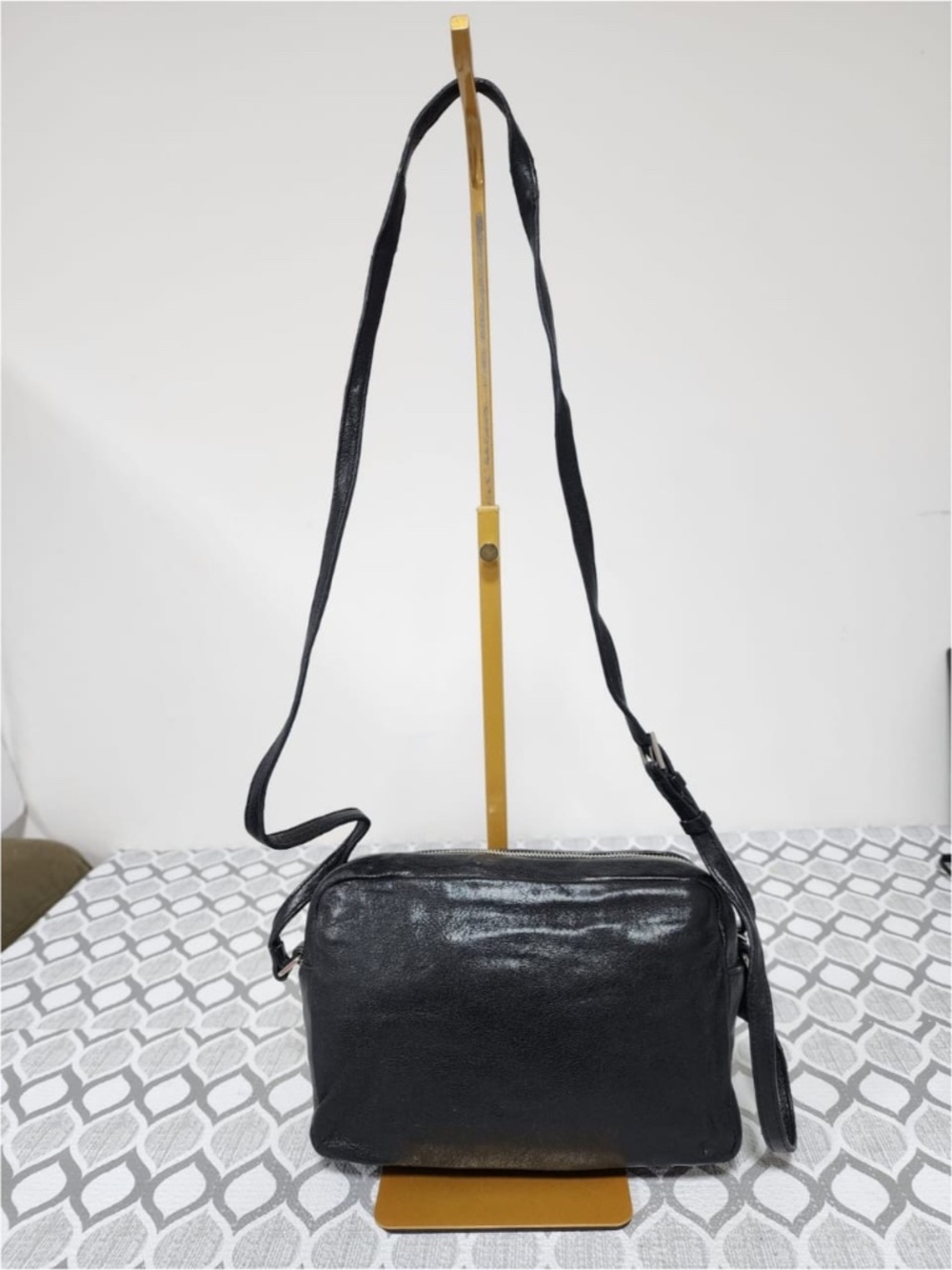 Authentic Saint Laurent Lambskin Monogram Small Lou Camera Bag Black - Picture 4 of 13